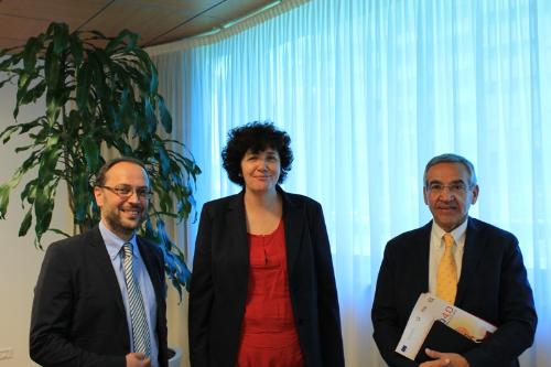 Andrea Giacomelli (direttore Consorzio Friuli Formazione), Loredana Panariti (Assessore regionale al Lavoro, Formazione, Istruzione, Pari opportunità, Politiche giovanili e Ricerca) e Ruggero Cortellino (direttore centrale Lavoro, Formazione, Istruzione, Pari opportunità, Politiche giovanili e Ricerca) alla presentazione di Imprenderò 4.0 – Udine 16/07/2014