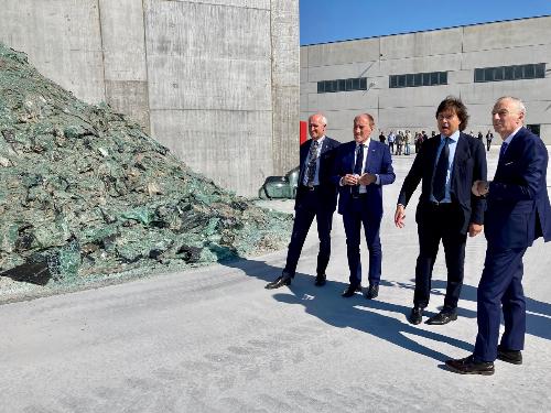 L'assessore Bini in visita al nuovo stabilimento di Eurovetro a San Vito al Tagliamento