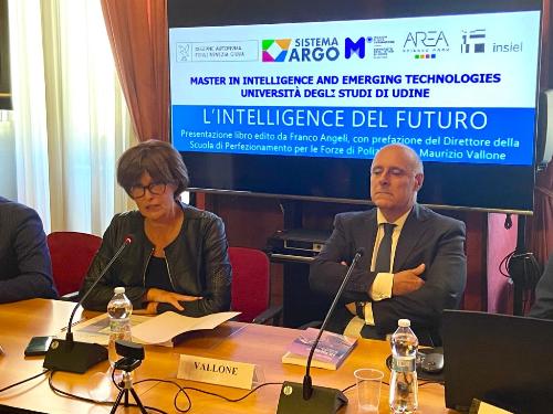 L'intervento dell'assessore regionale alla Ricerca Alessia Rosolen durante la presentazione del libro "L'intelligence del futuro, tecnologie digitali e capacità predittive per i nuovi professionisti della sicurezza" nella sede della Regione a Roma, alla presenza di Maurizio Vallone direttore della Scuola di Perfezionamento della Polizia di Stato