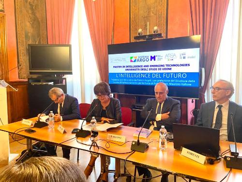 Un momento dell'incontro svoltosi a Roma nella sede di rappresentanza della Regione, alla presenza dell'assessore regionale alla Ricerca Alessia Rosolen