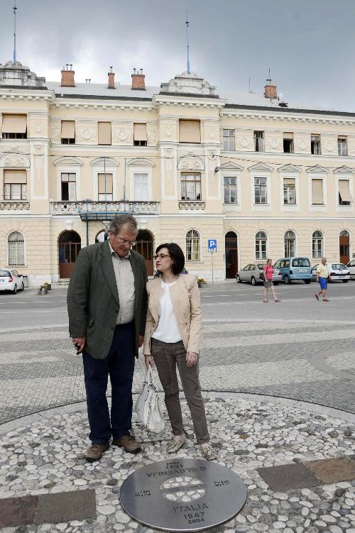 Hubert Weiger [Presidente Bund (alleanza) 'Amici della Terra'] e Sara Vito (Assessore Ambiente FVG), in Piazza della Transalpina - Gorizia 28/07/2014