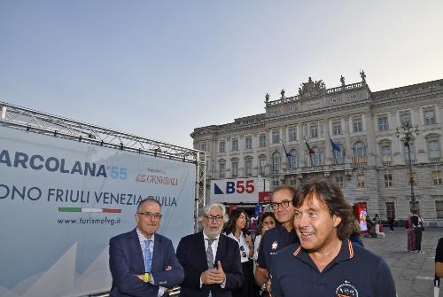 L'assessore regionale alle Attività produttive e al Turismo Sergio Emidio Bini (a destra nella foto)