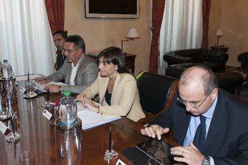 Debora Serracchiani (Presidente Regione Friuli Venezia Giulia) alla riunione sull'impiego di beni immobili della Difesa siti sul territorio del FVG - Roma 05/08/2014
