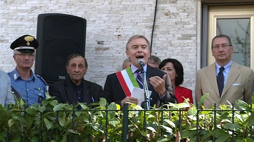 Sergio Bolzonello (Vicepresidente Regione FVG) durante l'intervento di Luciano Patat (Sindaco Cormons) alla cerimonia d'avvio dei lavori di trasformazione dell'ex Caserma Amadio in grande parco verde - Cormons 27/08/2014