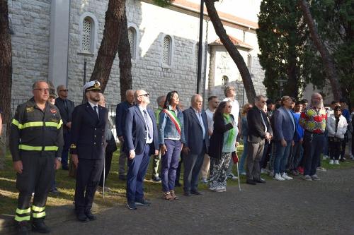 L'assessore regionale al Patrimonio, Demanio, Servizi generali e sistemi informativi, Sebastiano Callari in occasione della manifestazione "Una rosa per Norma Cossetto" a Monfalcone.