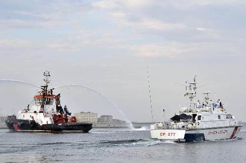 La motovedetta CP 277 della Guardia Costiera in partenza per Lampedusa per le operazioni di assistenza ai migranti che provengono dall'Africa - Trieste 05/09/2014
