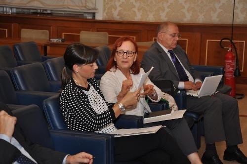 Debora Serracchiani (Presidente Regione Friuli Venezia Giulia) e Alessandra Burelli (Delegata Rettore Università Udine) all'incontro per la ratifica della Carta europea delle Lingue minoritarie, con Francesco Palermo (Senatore) e una delegazione friulana, in Senato - Roma 16/09/2014
