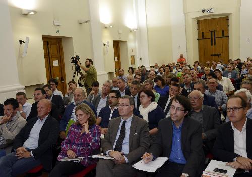 Sergio Bolzonello (Vicepresidente Regione FVG e assessore regionale Risorse agricole e forestali) alla presentazione delle "Buone pratiche" del PSR 2007-2013 e della Programmazione 2014-2020 - Udine 22/09/2014