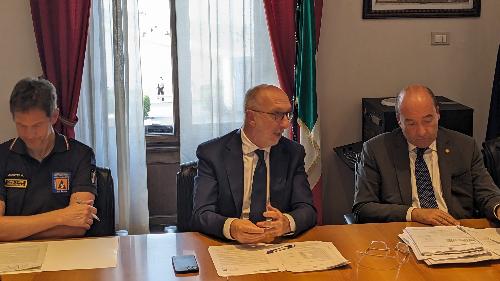 L'assessore con delega alla Protezione civile del Friuli Venezia Giulia Riccardo Riccardi a Trieste, nel Palazzo della Prefettura al vertice per fare il punto sulle azioni necessarie da intraprendere e su quelle già intraprese, per limitare il più possibile il rischio di incendio boschivo.