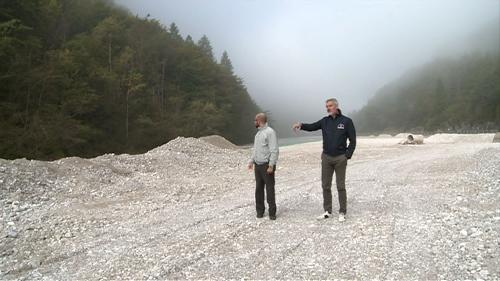 Paolo Panontin (Assessore regionale Protezione civile) durante il sopralluogo lungo la strada regionale 251, alla confluenza del Cellina con il suo affluente Varma - 27/09/2014