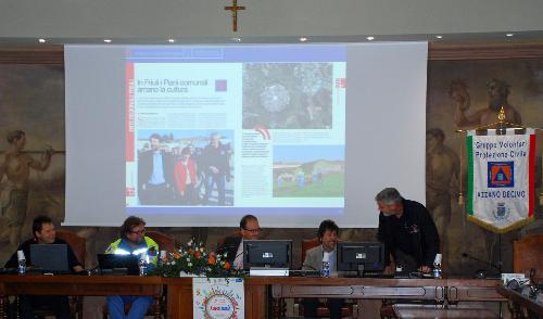 Paolo Panontin (Assessore regionale Protezione civile FVG) alla presentazione del Piano regionale delle Emergenze, e di quello comunale, in Municipio - Azzano Decimo 29/09/2014