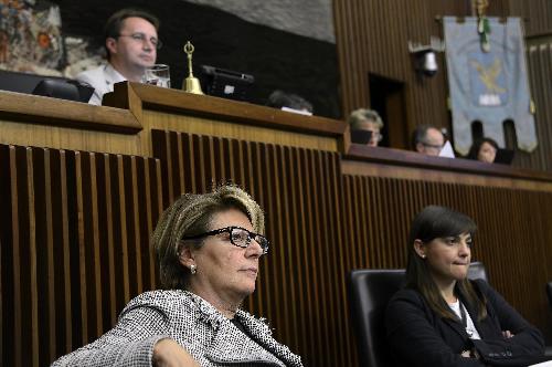 Maria Sandra Telesca (Assessore regionale Salute, Integrazione socio-sanitaria, Politiche sociali e Famiglia) e Debora Serracchiani (Presidente Regione Friuli Venezia Giulia) nell'Aula del Consiglio regionale del FVG - Trieste 30/09/2014