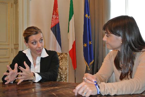 Ana Hrustanovic (Ambasciatore Repubblica di Serbia in Italia) e Debora Serracchiani (Presidente Regione Friuli Venezia Giulia) nella sede della Regione FVG - Trieste 10/10/2014