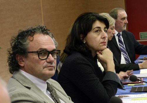 Valerio Pontarolo (Presidente ANCE FVG) e Mariagrazia Santoro (Assessore regionale Lavori pubblici) durante settimo appuntamento del ciclo di seminari "Costruire ai tempi del Patto di stabilità", nell'Auditorium della Regione FVG – Udine 15/10/2014