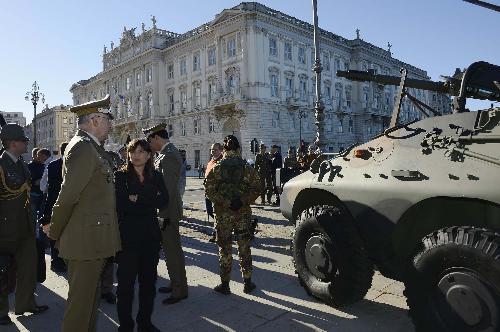 Debora Serracchiani (Presidente Regione Friuli Venezia Giulia) e il generale di Corpo d'Armata Claudio Graziano (Capo di Stato Maggiore Esercito Italiano) - Piazza Unità d'Italia, Trieste 22/10/2014