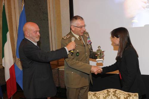 Toni Capuozzo (Giornalista), il generale di Corpo d'Armata Claudio Graziano (Capo di Stato Maggiore Esercito Italiano) e Debora Serracchiani (Presidente Regione Friuli Venezia Giulia) alla presentazione di CalendEsercito 2015, nel Salone di Rappresentanza del Palazzo della Presidenza della Regione FVG in piazza Unità d'Italia - Trieste 22/10/2014