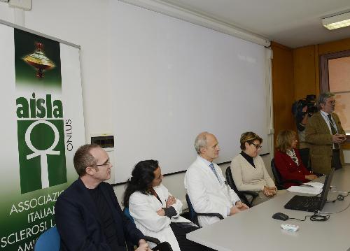 Maria Sandra Telesca (Assessore regionale Salute) alla cerimonia di donazione di un'apparecchiatura per la Biobanca del Santa Maria della Misericordia di Udine da parte dell'Associazione Italiana Sclerosi Laterale Amiotrofica (AISLA) - Udine 24/10/2014