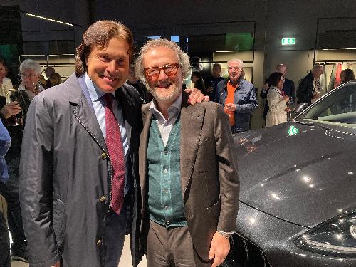L'assessore regionale alle Attività produttive, Sergio Emidio Bini assieme a Giorgio Sina, in occasione dell'inaugurazione del nuovo showroom di Maserati all'interno della sede Ferri Auto a Feletto Umberto.