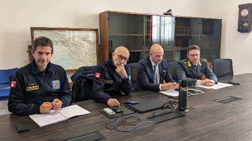 Un momento della riunione alla prefettura di Udine alla quale ha partecipato l'assessore Riccardo Riccardi