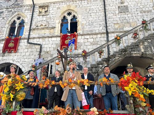 L'intervento dell'assessore Zilli alla festa della zucca di Venzone