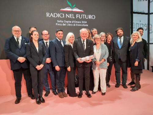 Foto di gruppo alla Fiera del libro di Francoforte