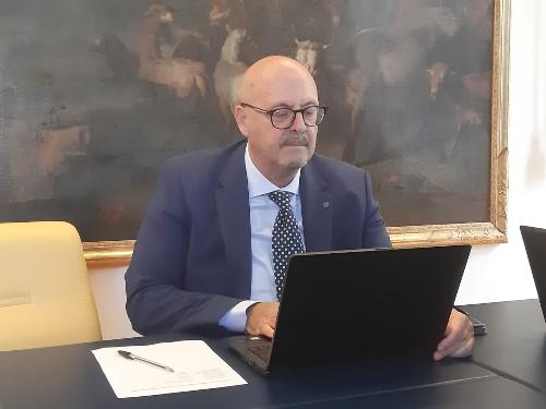 L'assessore regionale ai Servizi informativi Sebastiano Callari in videoconferenza