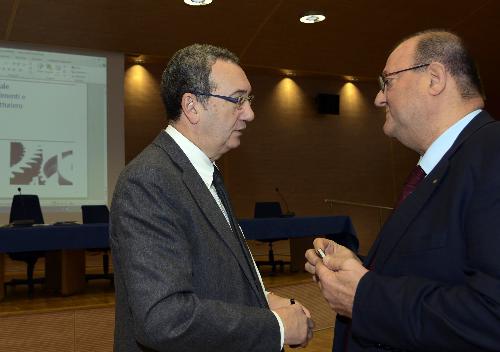 Sergio Bolzonello (Vicepresidente Regione FVG e assessore Attività produttive) ed Enzo Lorenzon (Presidente Consorzio Sviluppo Industriale Comune Monfalcone) nell'Auditorium della Regione FVG - Udine 13/11/2014