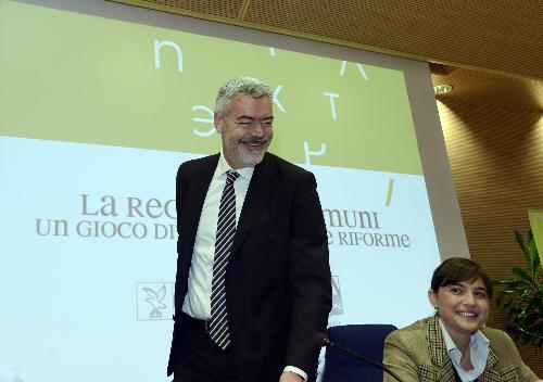 Paolo Panontin (Assessore regionale Funzione pubblica e Autonomie locali) e Debora Serracchiani (Presidente Regione Friuli Venezia Giulia) al convegno "La Regione e i Comuni: un gioco di squadra per le Riforme", organizzato da ForSer FVG in collaborazione con ANCI FVG - Udine 10/11/2014