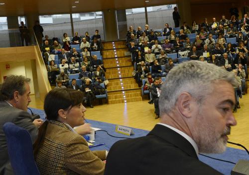 Mario Pezzetta (Presidente ANCI FVG), Debora Serracchiani (Presidente Regione Friuli Venezia Giulia) e Paolo Panontin (Assessore regionale Funzione pubblica e Autonomie locali) al convegno "La Regione e i Comuni: un gioco di squadra per le Riforme", organizzato da ForSer FVG in collaborazione con ANCI FVG - Udine 10/11/2014