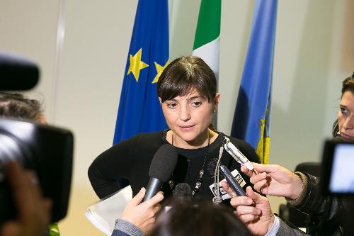 Debora Serracchiani (Presidente Regione Friuli Venezia Giulia) in conferenza stampa sull'approvazione definitiva del disegno di legge Finanziaria e Bilancio di previsione per il 2015 da parte della Giunta regionale del FVG - Udine 14/11/2014
