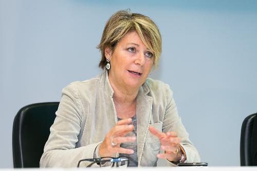 Maria Sandra Telesca (Assessore regionale Salute) in conferenza stampa sull'approvazione definitiva del disegno di legge Finanziaria e Bilancio di previsione per il 2015 da parte della Giunta regionale del FVG - Udine 14/11/2014
