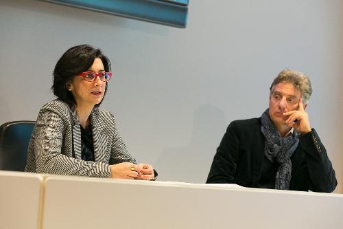 Sara Vito (Assessore regionale Ambiente) e Sergio Sichenze (Direttore Laboratorio Regionale di Educazione Ambientale - LaREA di ARPA FVG) alla presentazione della Settimana Unesco di Educazione allo sviluppo sostenibile - Udine 14/11/2014