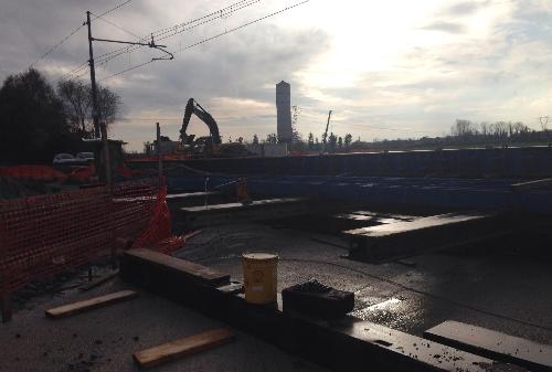 Cantiere dei lavori in corso sotto i binari della linea ferroviaria Palmanova-Cervignano, sul tratto stradale  compreso fra Strassoldo e la strada statale 14 - Cervignano del Friuli 18/11/2014