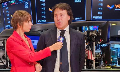 L'assessore regionale Sergio Emidio Bini durante l'intervista della Cnbs all'interno della Borsa di New York