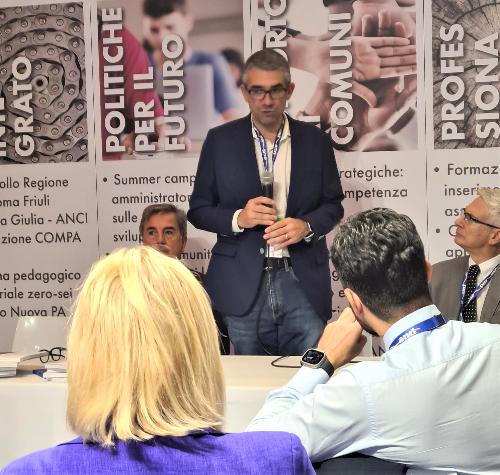 L'assessore regionale Pierpaolo Roberti nel corso di un panel all'Assemblea nazionale dell'Anci