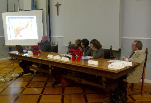 Linda Tomasinsig (Sindaco Gradisca), Mara Cernic (Assessore Ambiente Provincia Gorizia), Sara Vito (Assessore regionale Ambiente) e Giorgio Pocecco (Direttore servizio Difesa Suolo Regione FVG) alla riunione del "Tavolo Isonzo", nella Sala consiliare del Municipio - Gradisca d'Isonzo 03/12/2014