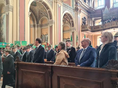 L'assessore regionale Callari alla cerimonia per il centenario della sezione Ana di Gorizia nella chiesa di Sant'Ignazio
