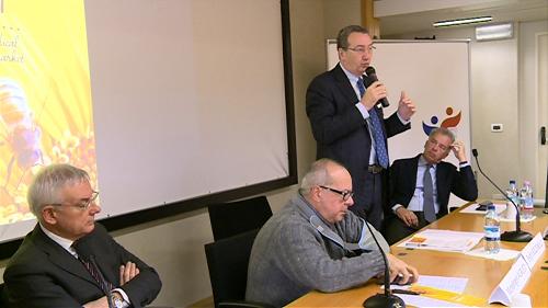 Piero Cappelletti (Direttore generale CRO Aviano), Michelangelo Agrusti (Presidente Fondazione CRO Aviano Onlus), Sergio Bolzonello (Vicepresidente Regione FVG e assessore Attività produttive) e Paolo De Paoli (Direttore scientifico CRO Aviano) al convegno "CRO meets Industry 2014. From biomedical research to market" - Aviano 11/12/2014