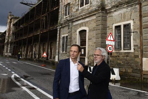 Il governatore Massimiliano Fedriga in Porto Vecchio con l'architetto Alfonso Femia