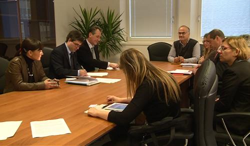 Debora Serracchiani (Presidente Regione Friuli Venezia Giulia), Fabrizio Luches (Presidente Carniacque S.p.A) e Furio Azzopardo (Direttore Cartiera Burgo/Mosaico Tolmezzo) alla firma dell'Accordo tra la Cartiera Burgo/Mosaico e la concessionaria del servizio idrico integrato Carniacque S.p.A., per la prosecuzione dell'utilizzo del depuratore di Tolmezzo da parte di Mosaico - Tolmezzo 19/12/2014