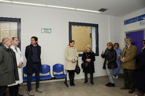 Maria Sandra Telesca (Assessore regionale Salute) e Mauro Delendi (Direttore generale Azienda Ospedaliero-Universitaria Udine) nella Struttura Operativa Complessa (SOC) per la dialisi al Santa Maria della Misericordia - Udine 23/12/2014