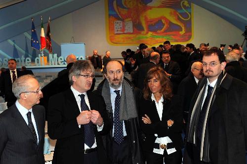 Renzo Tondo (Presidente Friuli Venezia Giulia), Riccardo Riccardi (Assessore Infrastrutture) ed altri alla cerimonia di inaugurazione del Passante di Mestre. (Bonisiolo, 08/02/09)
