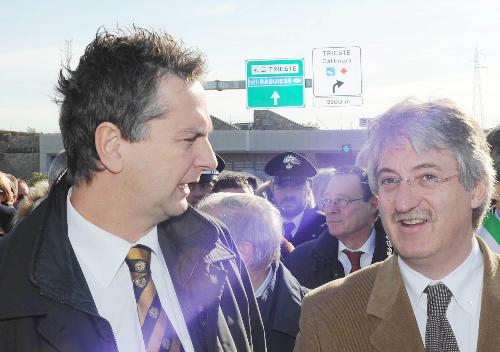 Edouard Ballaman (Presidente Consiglio regionale) e Renzo Tondo (Presidente Friuli Venezia Giulia) nel corso della cerimonia di inaugurazione dell'ultimo lotto della Grande Viabilità Triestina, Padriciano-Cattinara, e del nuovo raccordo autostradale Lacotisce-Rabuiese. (Trieste 19/11/08)
