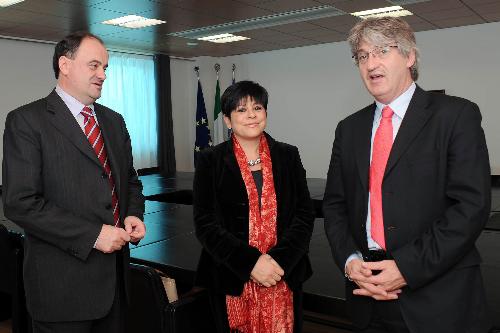 Renzo Tondo (Presidente della Regione Friuli Venezia Giulia), onorevole Valentina Aprea (presidente della Commissione Cultura della Camera dei Deputati, XVI legislatura), Roberto Molinaro (Assessore regionale all'istruzione, formazione e cultura, delegato alle politiche per la famiglia). (Udine, 10/10/08)
