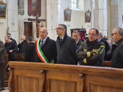 L'assessore Roberti (al centro) alla celebrazione della Virgo Fidelis, patrona dell'Arma dei Carabinieri.