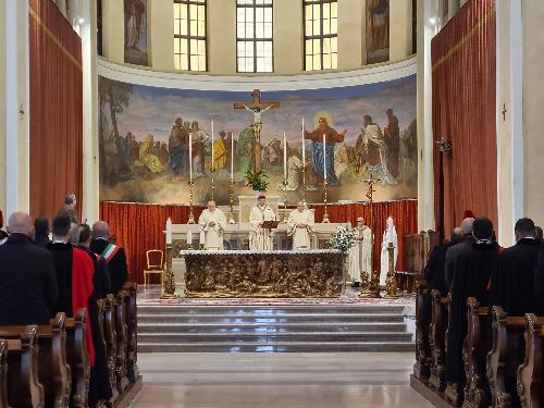 Il vescono di Trieste, monsignor Enrico Trevisi, alla celebrazione della Virgo Fidelis.