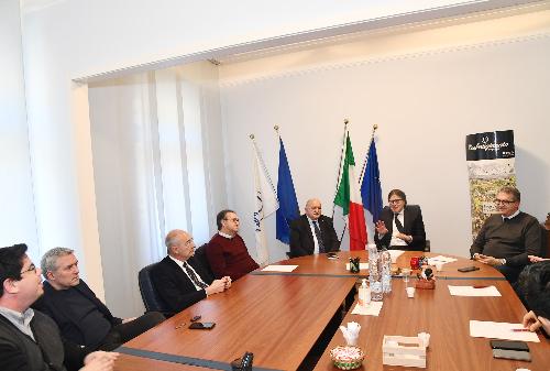 Un fase dell'incontro tra l'assessore regionale alle Attività produttive Sergio Emidio Bini e le categorie degli Artigiani del Friuli Venezia Giulia