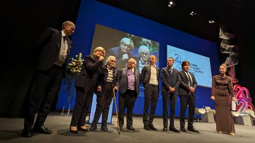 Una fase della cerimonia di premiazione svoltasi a Pordenone