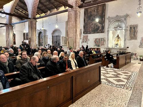 L'assessore regionale, Cristina Amirante, alla presentazione nel Duomo di Spilimbergo del presepe di mosaico 2023.