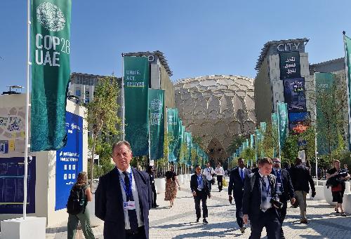 L'assessore regionale per la Difesa dell'Ambiente Fabio Scoccimarro ad Expo City di Dubai cove è in corso di svolgimento la Cop28